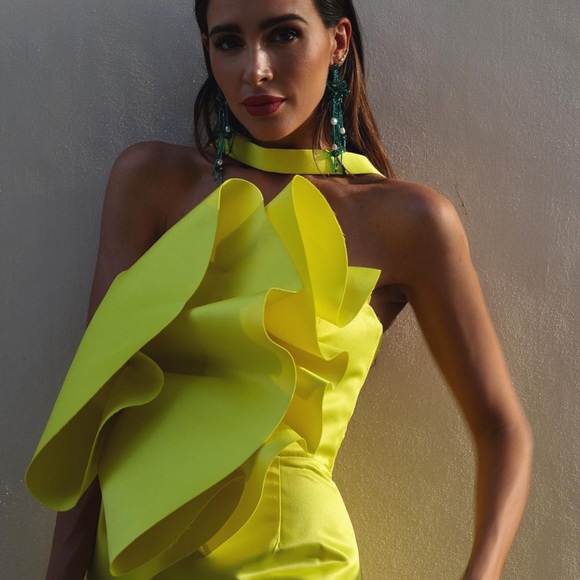 ZARA Voluminous Dress Yellow - Picture 2 of 3